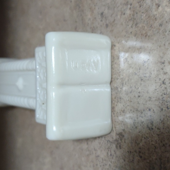 Avon collectable - Picture 2 of 3